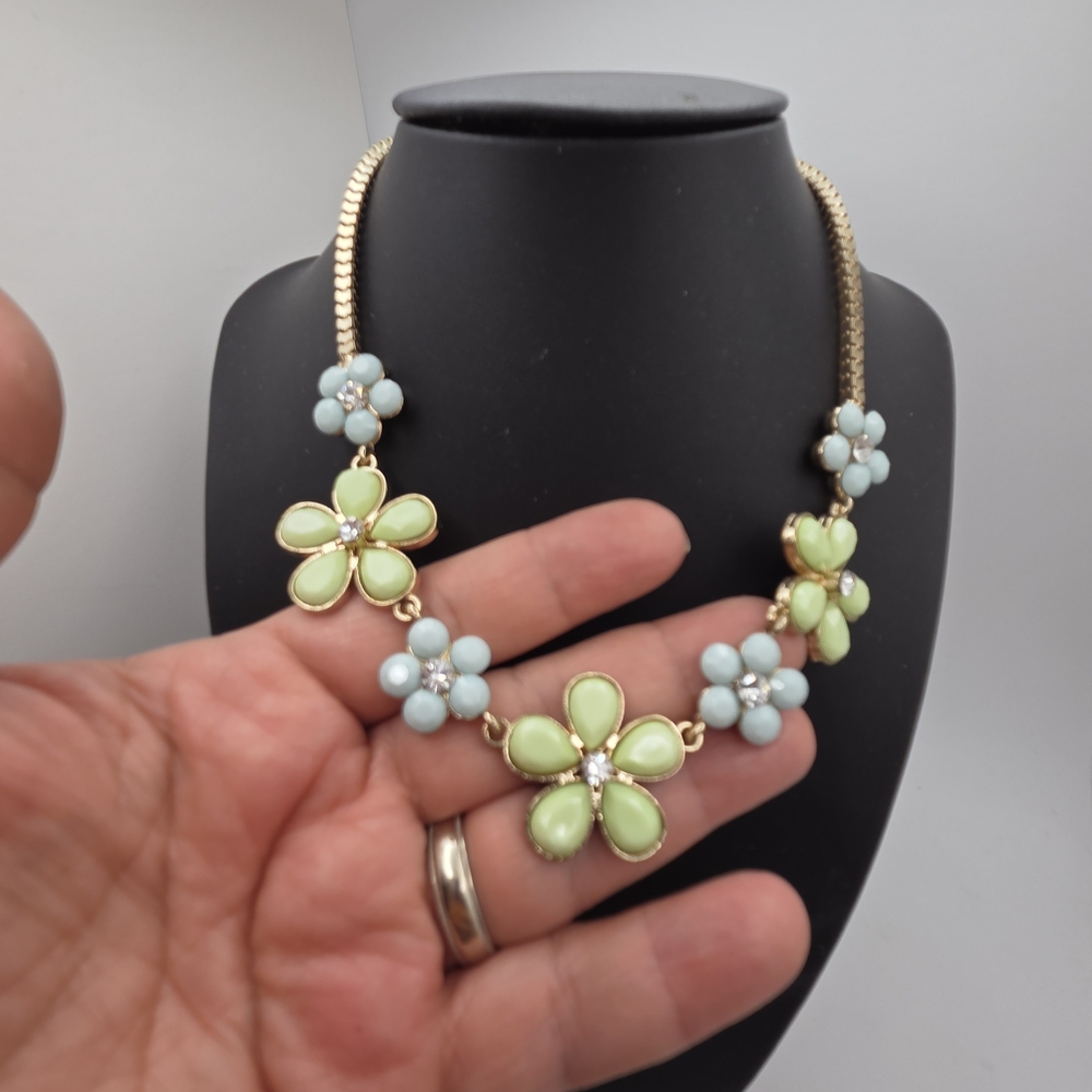 Pastel Pink Blue Green Daisy Necklace Gold Chain 16"+ Extender, Flower
